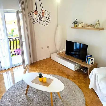 In 7946 Apartment