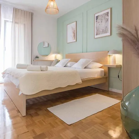 In 7946 Apartman *