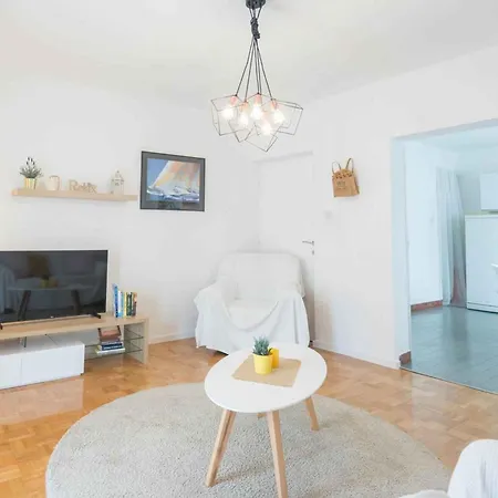 In 7946 Biograd Na Moru