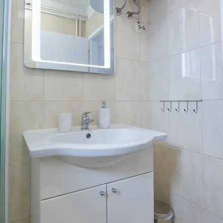 Apartman In 7946 *