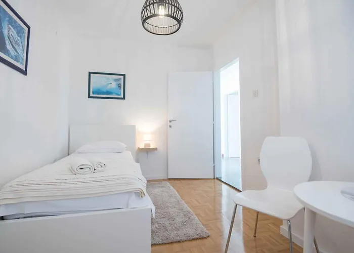 Apartment In 7946 Biograd Na Moru