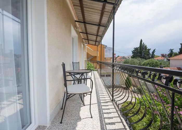 In 7946 Apartment